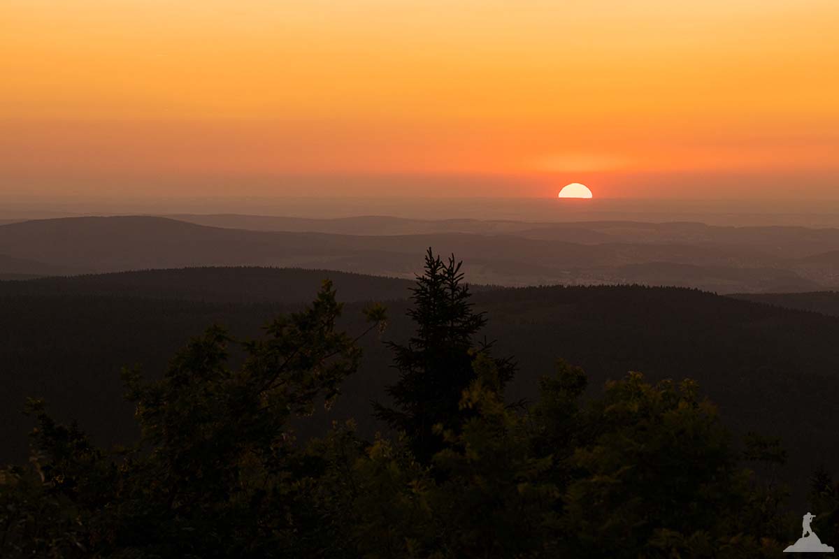 Blick vom Fichtelberg in Sachsen bei Sonnenuntergang